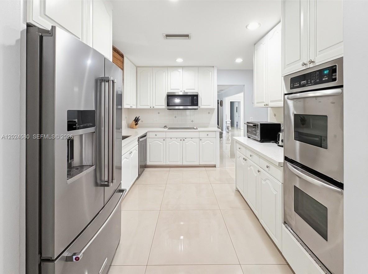 8695 SW 110th St Miami, FL 33156