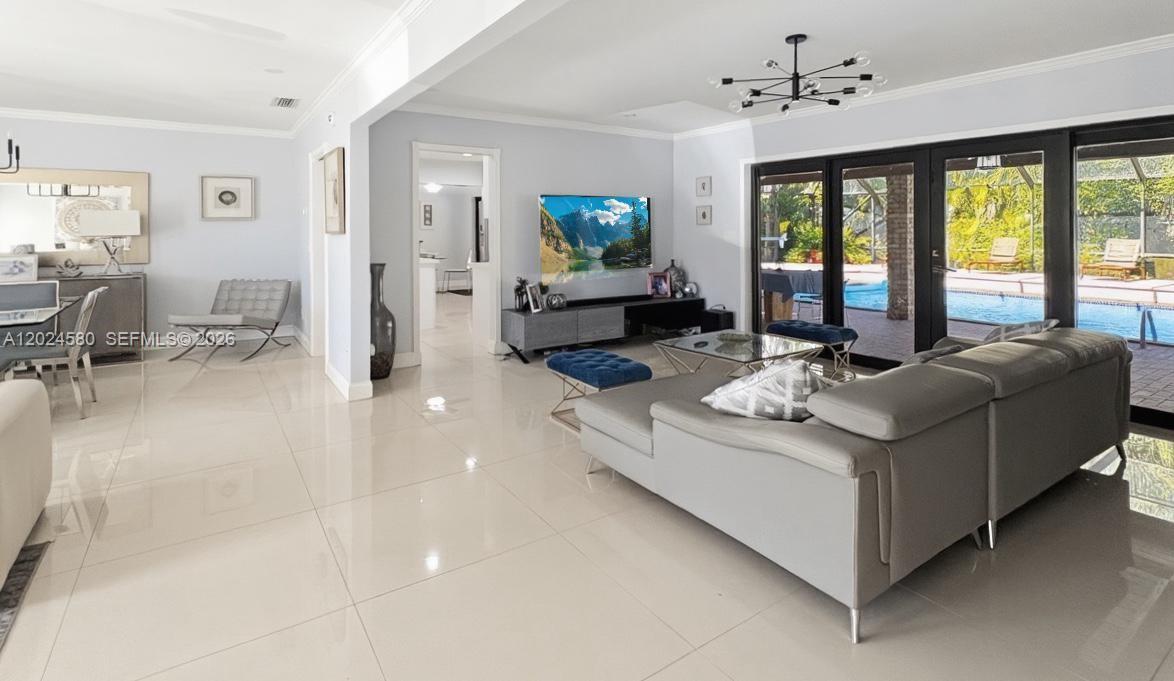 8695 SW 110th St Miami, FL 33156