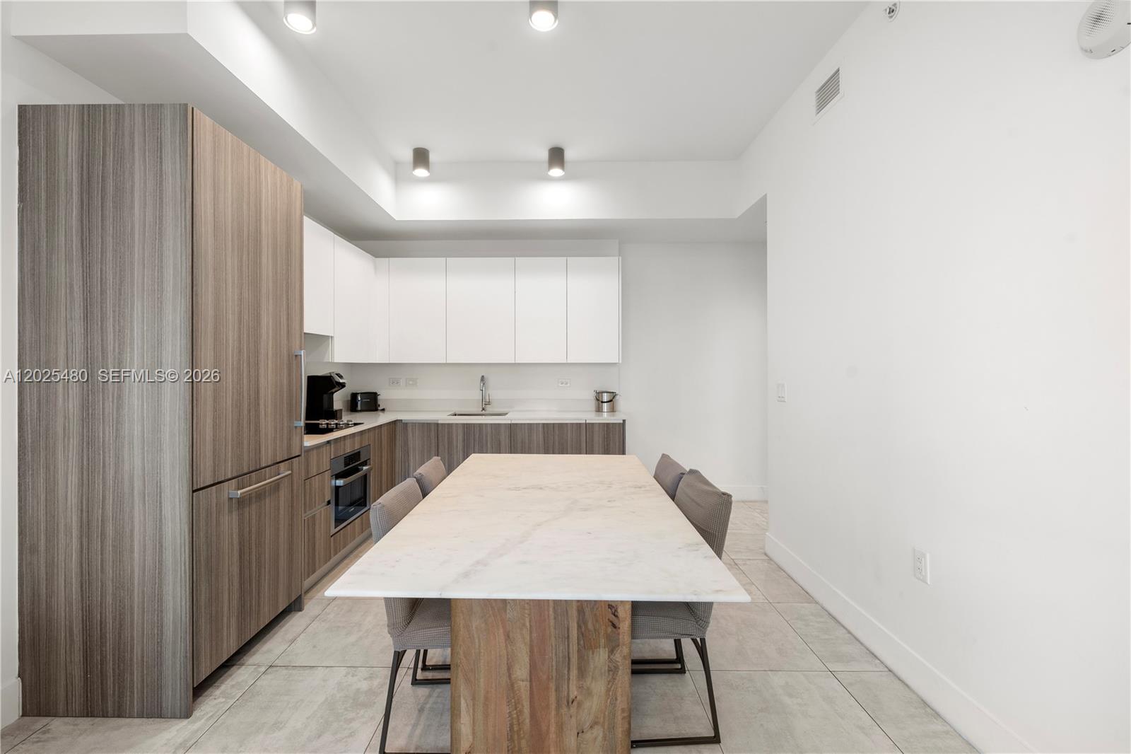 239 SW 9th St #1202 Miami, FL 33130