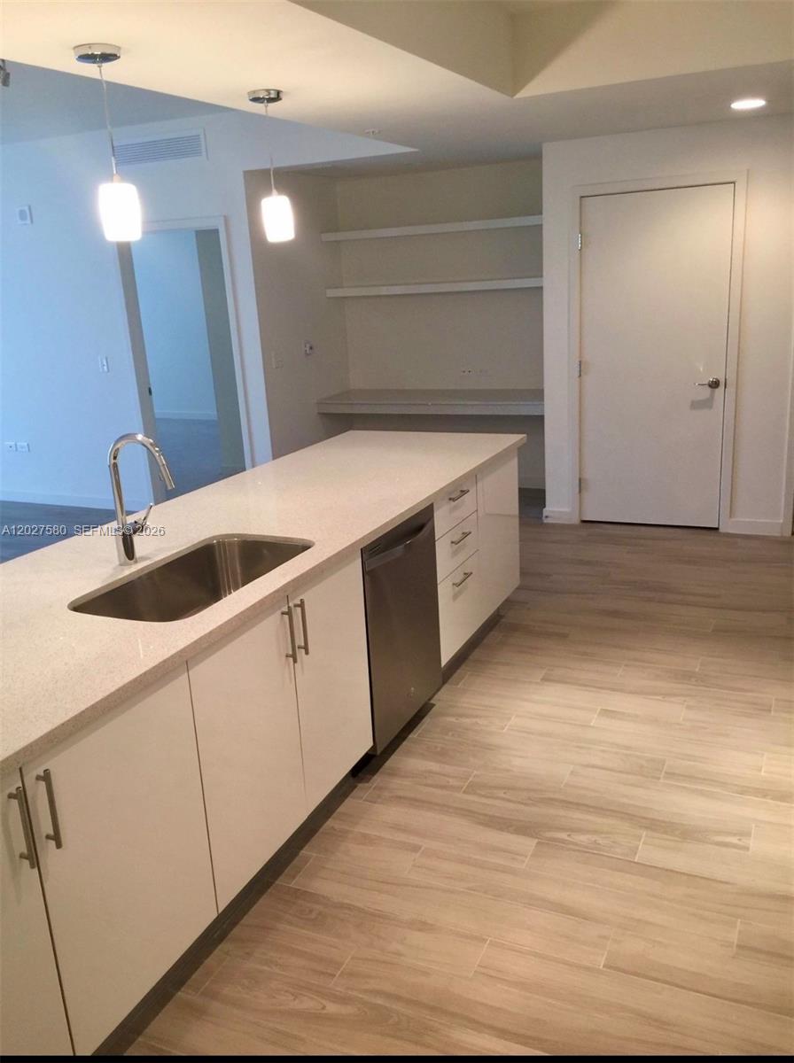 999 SW 1st Ave #2005 Miami, FL 33130