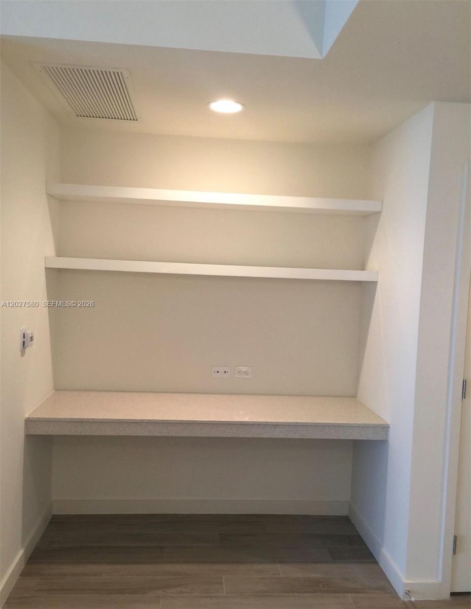 999 SW 1st Ave #2005 Miami, FL 33130