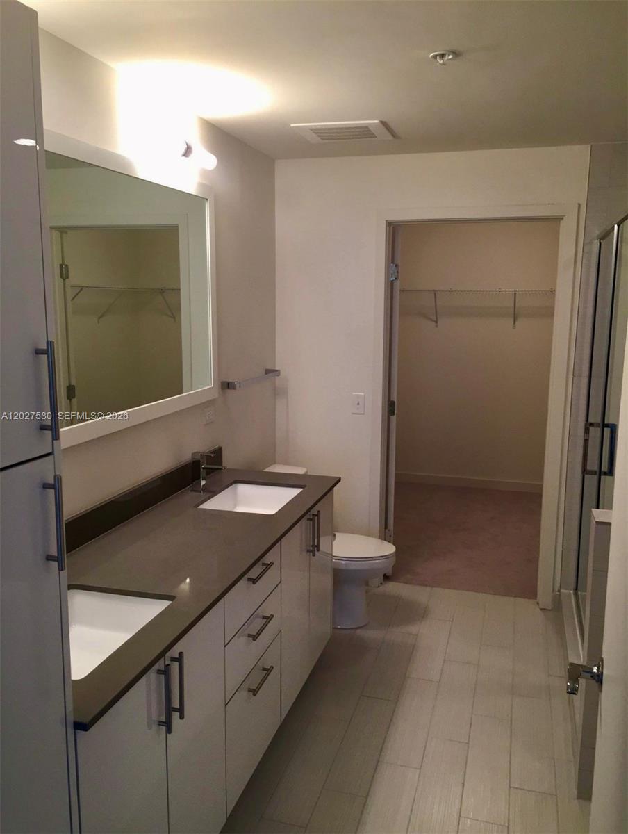 999 SW 1st Ave #2005 Miami, FL 33130