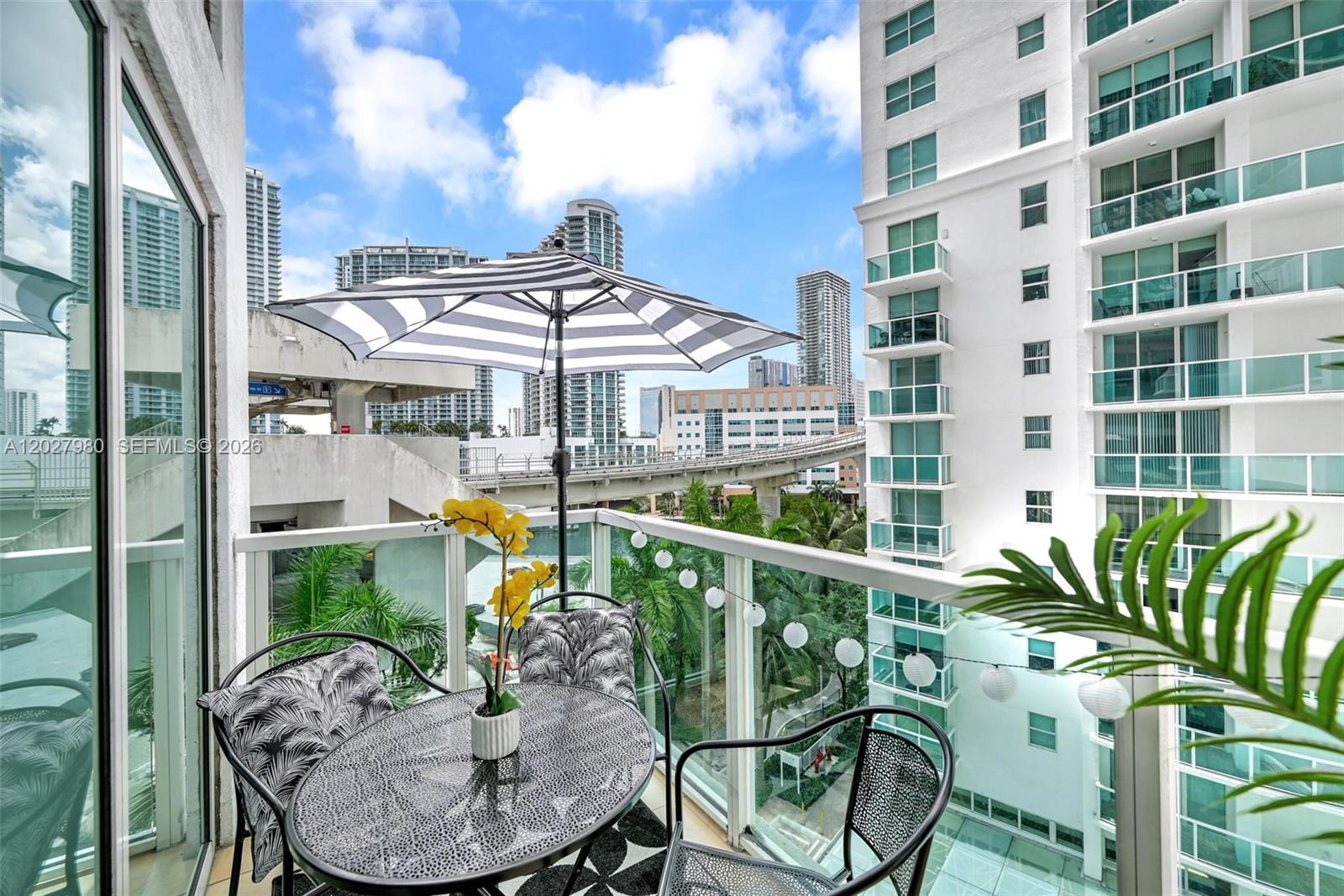 image Brickell on the River South3