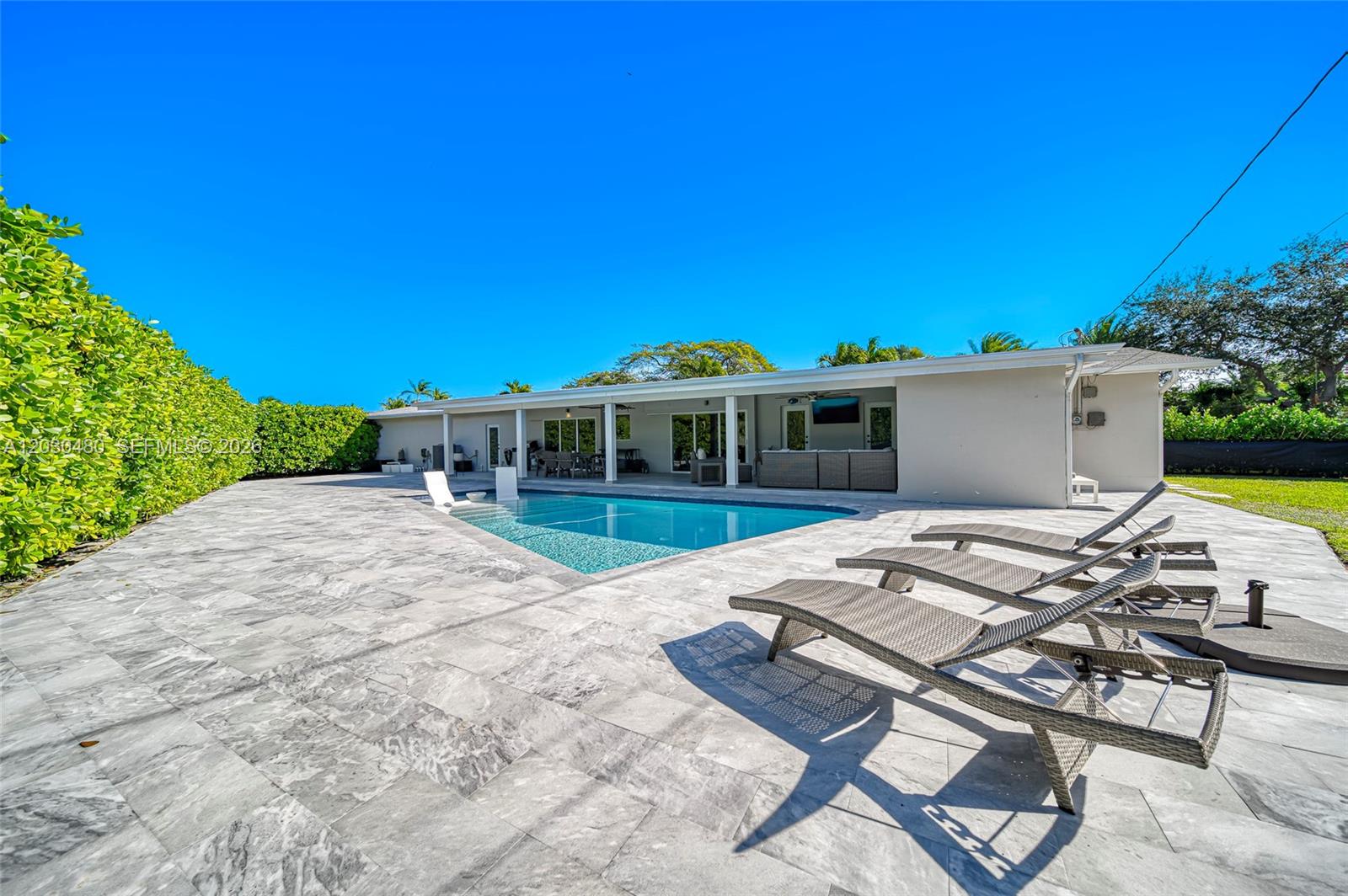 10600 SW 80th Ct Miami, FL 33156