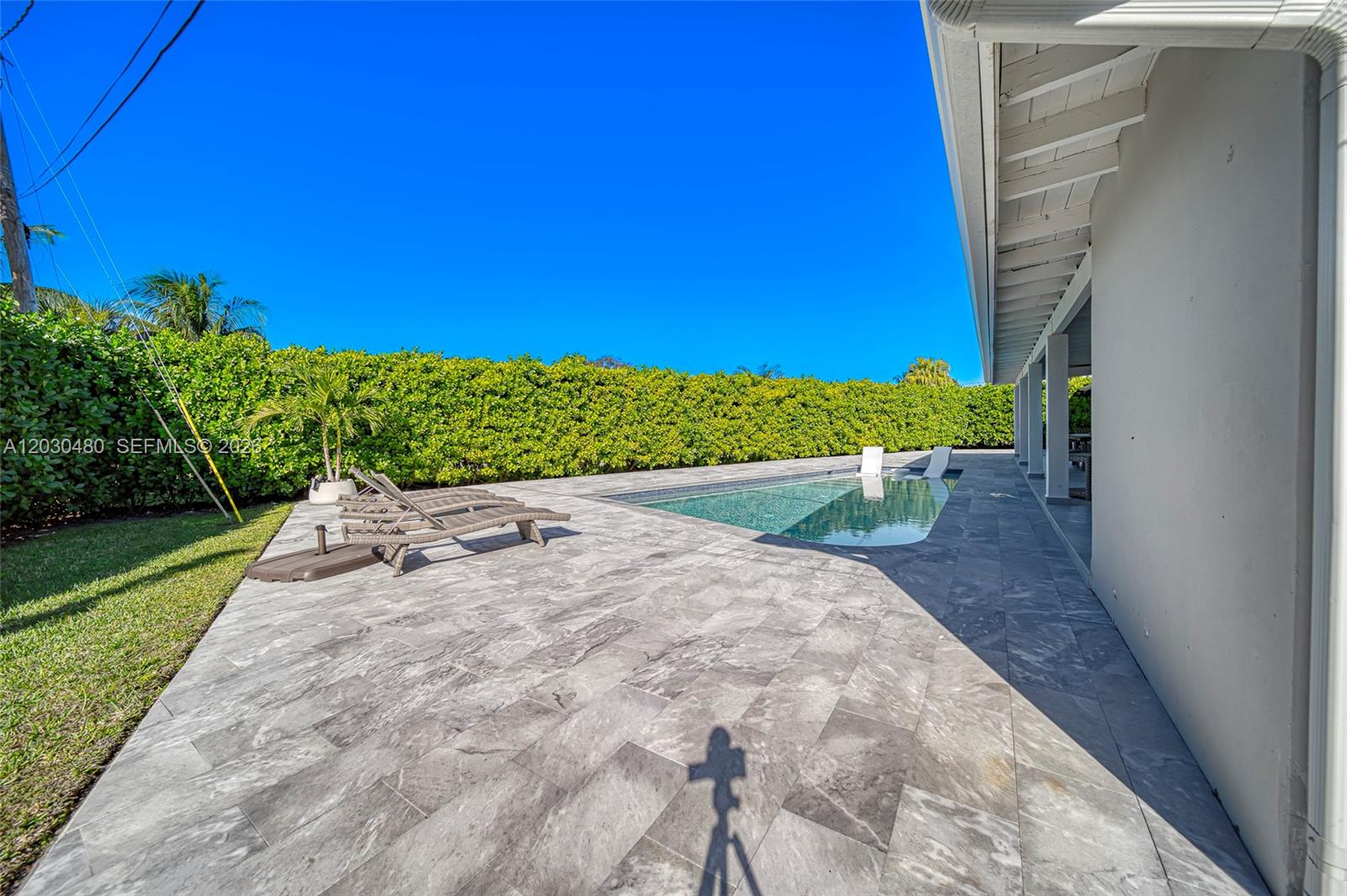 10600 SW 80th Ct Miami, FL 33156