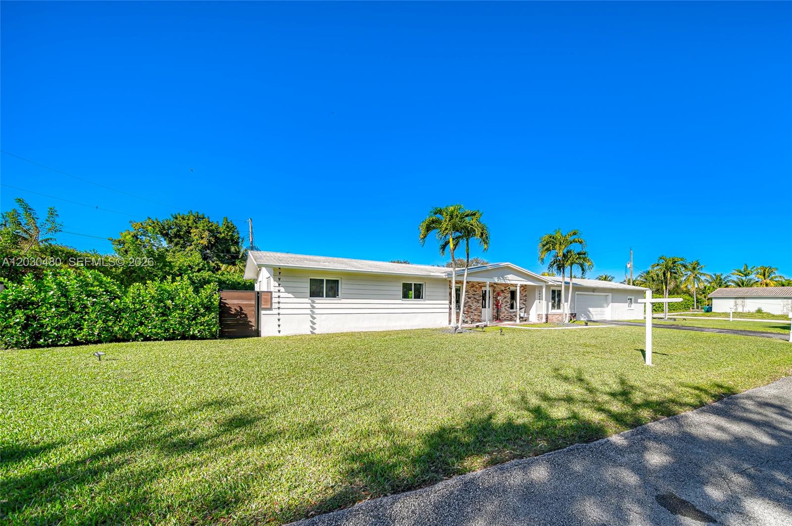 10600 SW 80th Ct Miami, FL 33156