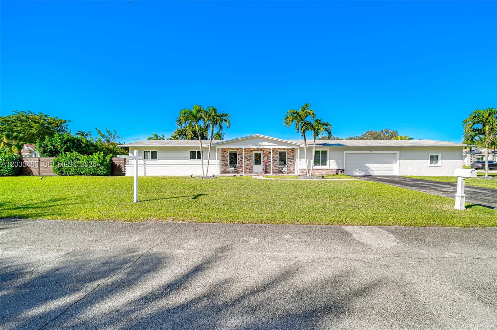 10600 SW 80th Ct Miami, FL 33156
