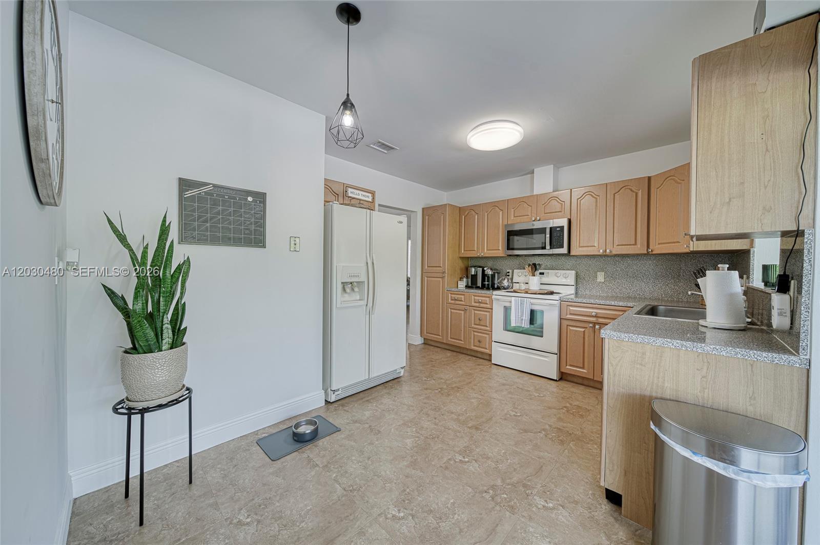 10600 SW 80th Ct Miami, FL 33156