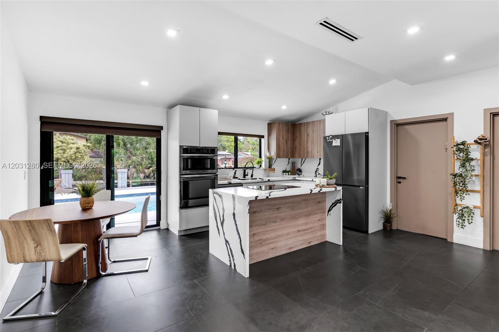 1713 SW 5th St Fort Lauderdale, FL 33312