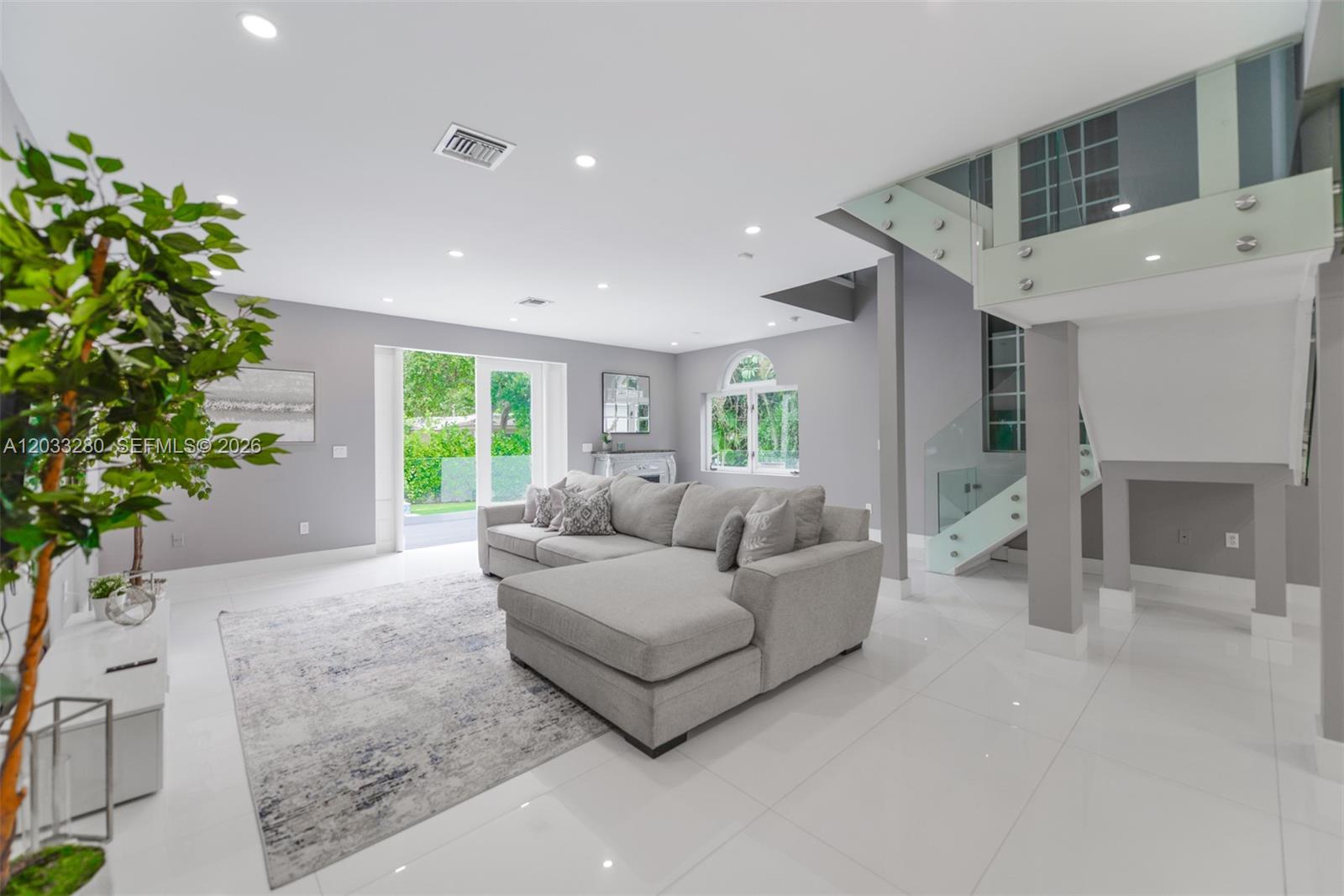 1209 NE 96th #1209 Miami Shores, FL 33138