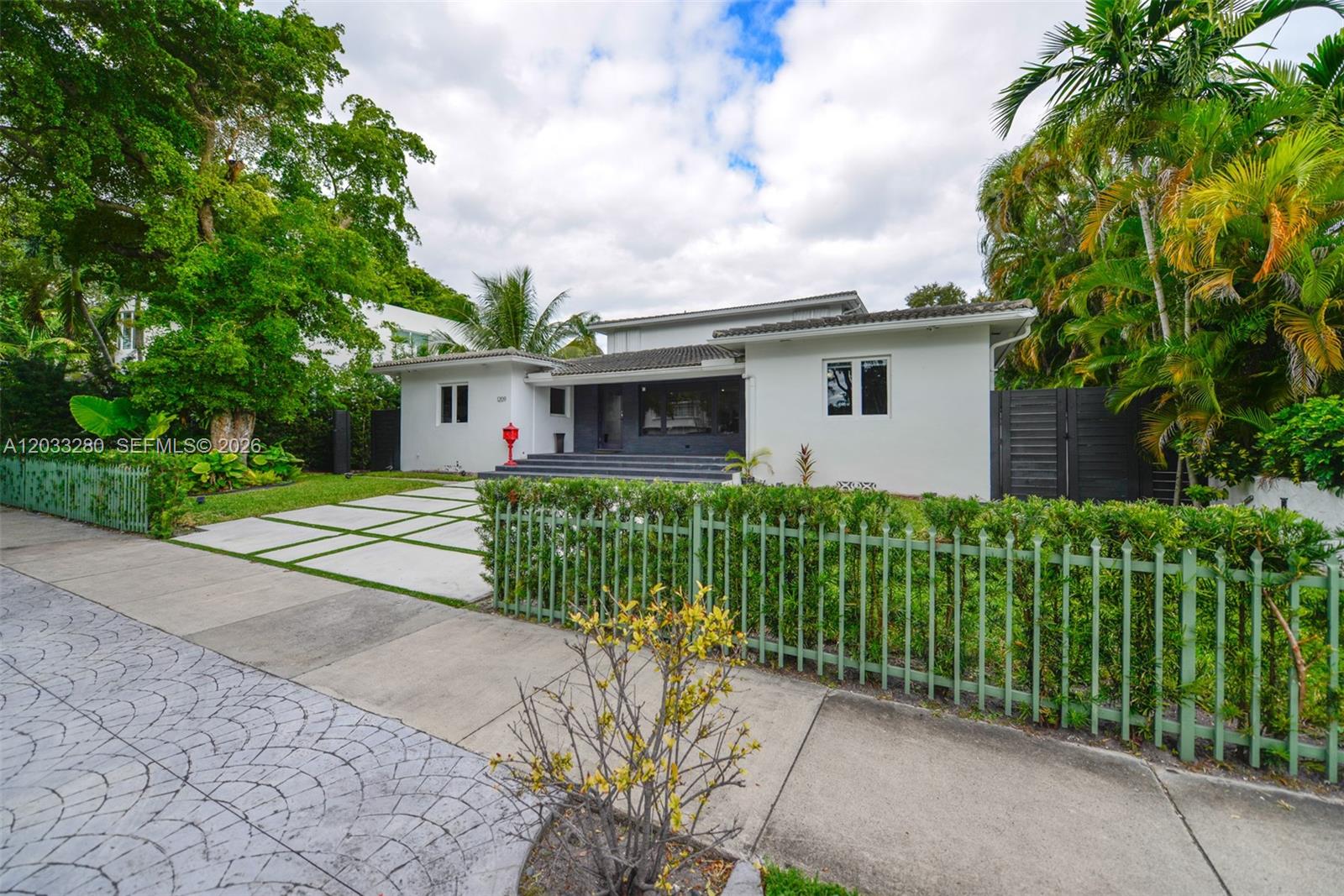 1209 NE 96th #1209 Miami Shores, FL 33138