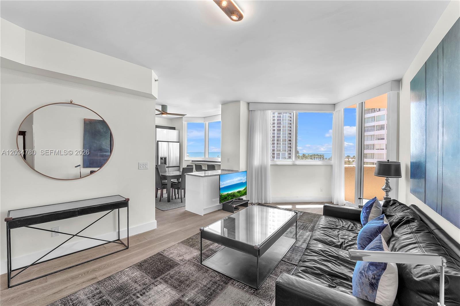 300 S Pointe #809
