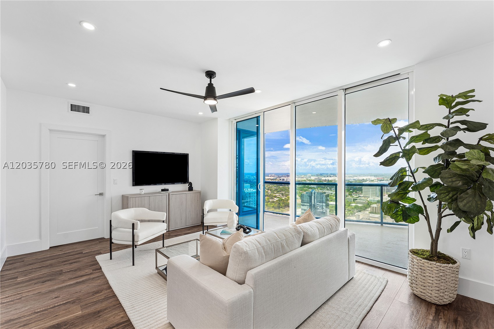 333 Las Olas Way #3503 Fort Lauderdale, FL 33301