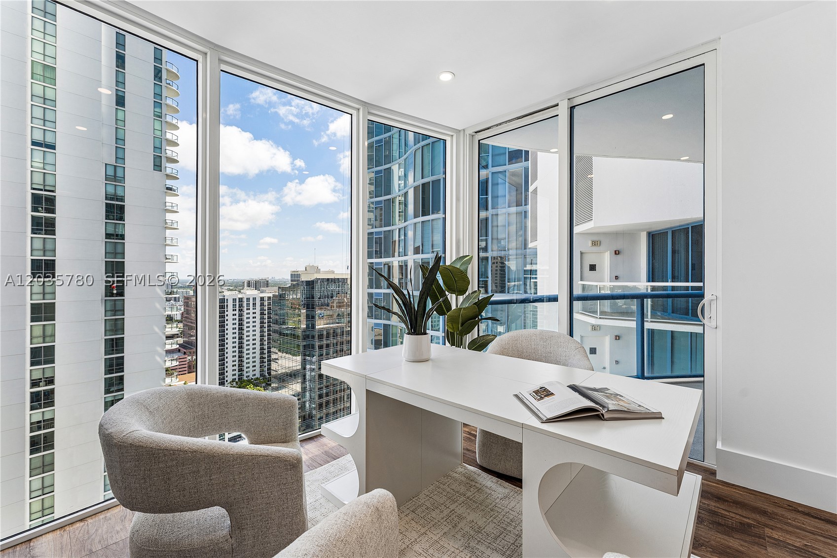 333 Las Olas Way #3503 Fort Lauderdale, FL 33301