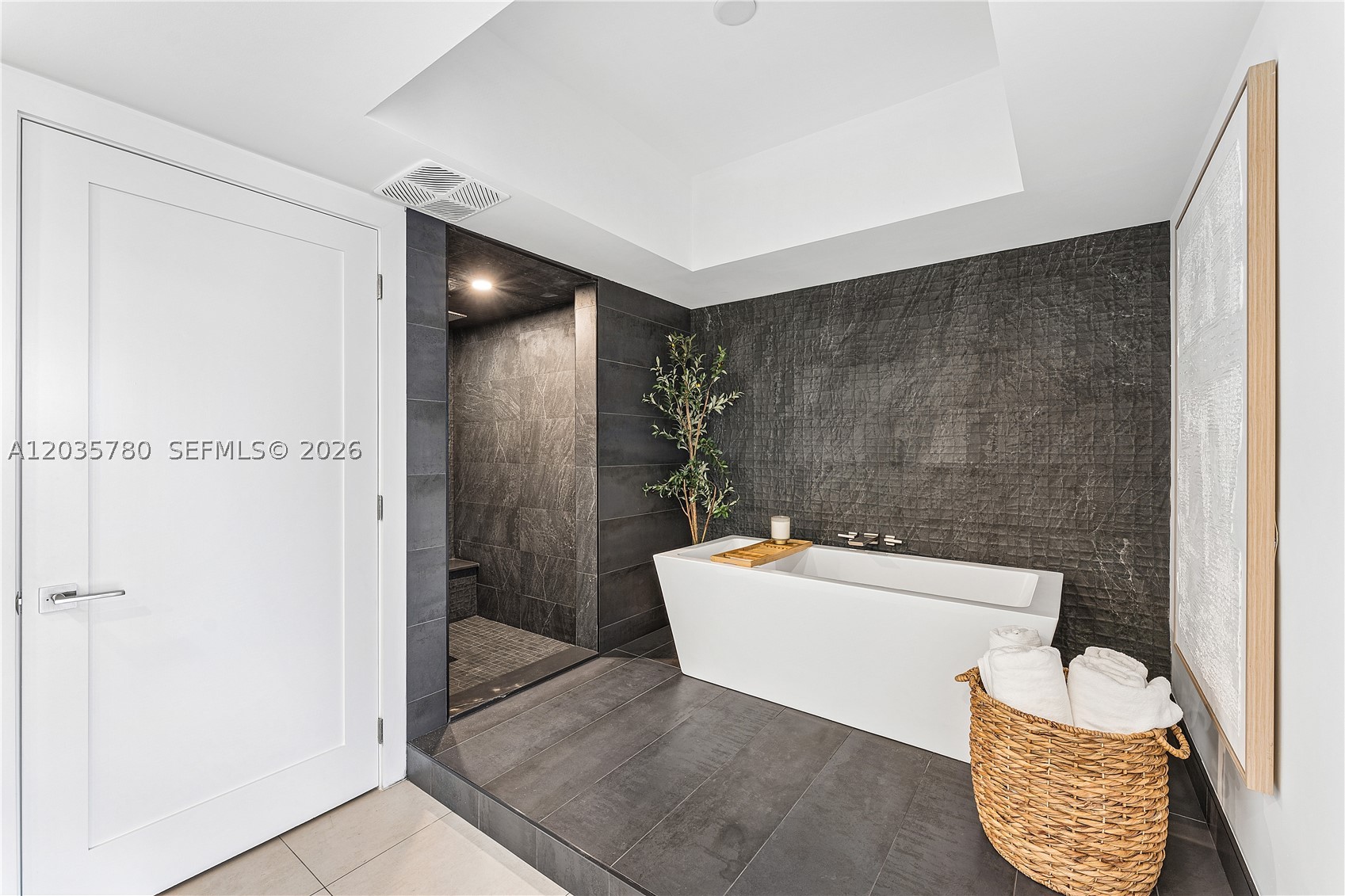 333 Las Olas Way #3503 Fort Lauderdale, FL 33301