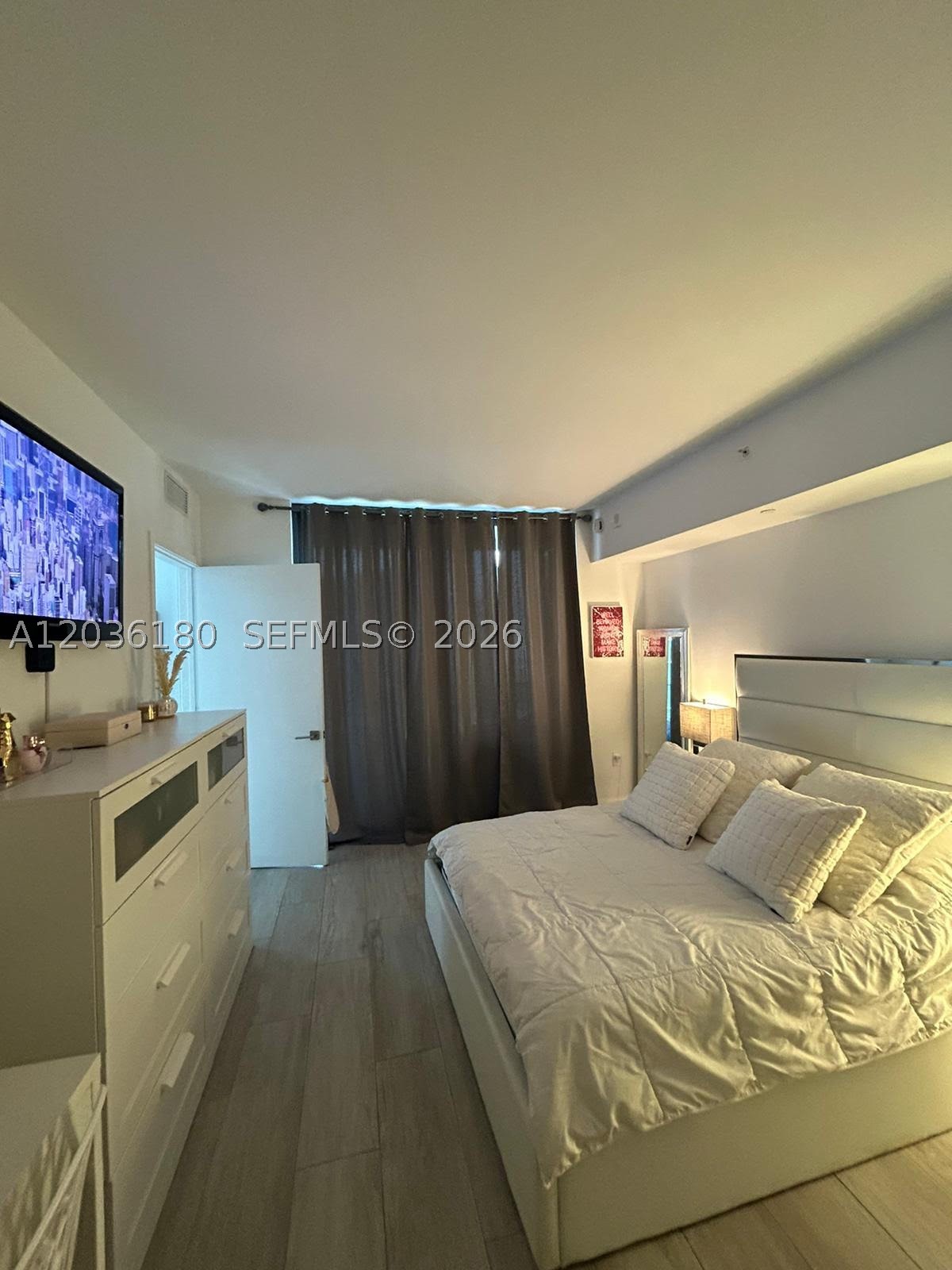 image Brickell Heights East6