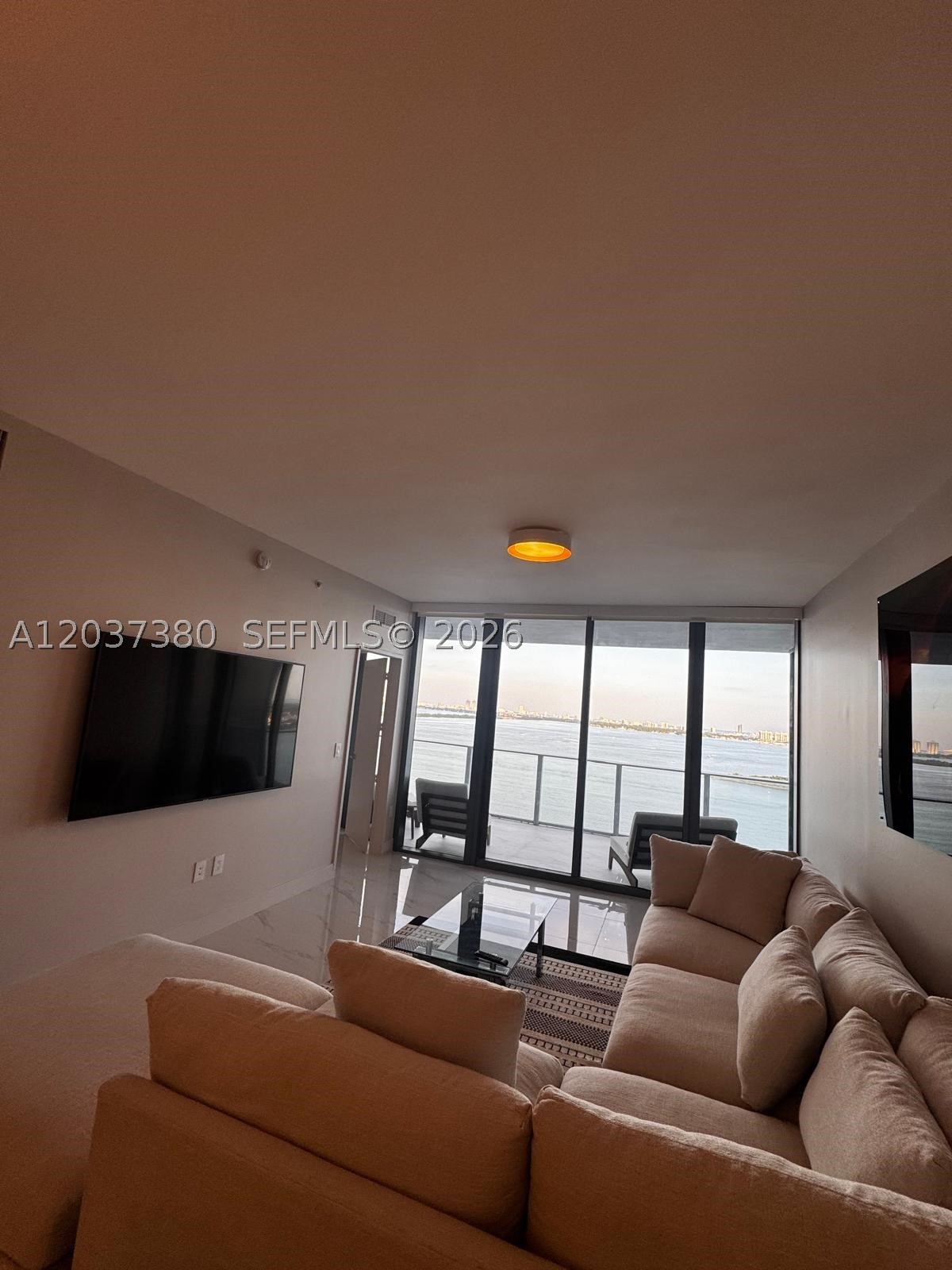 711 NE 23rd #2206 Miami, FL 33137