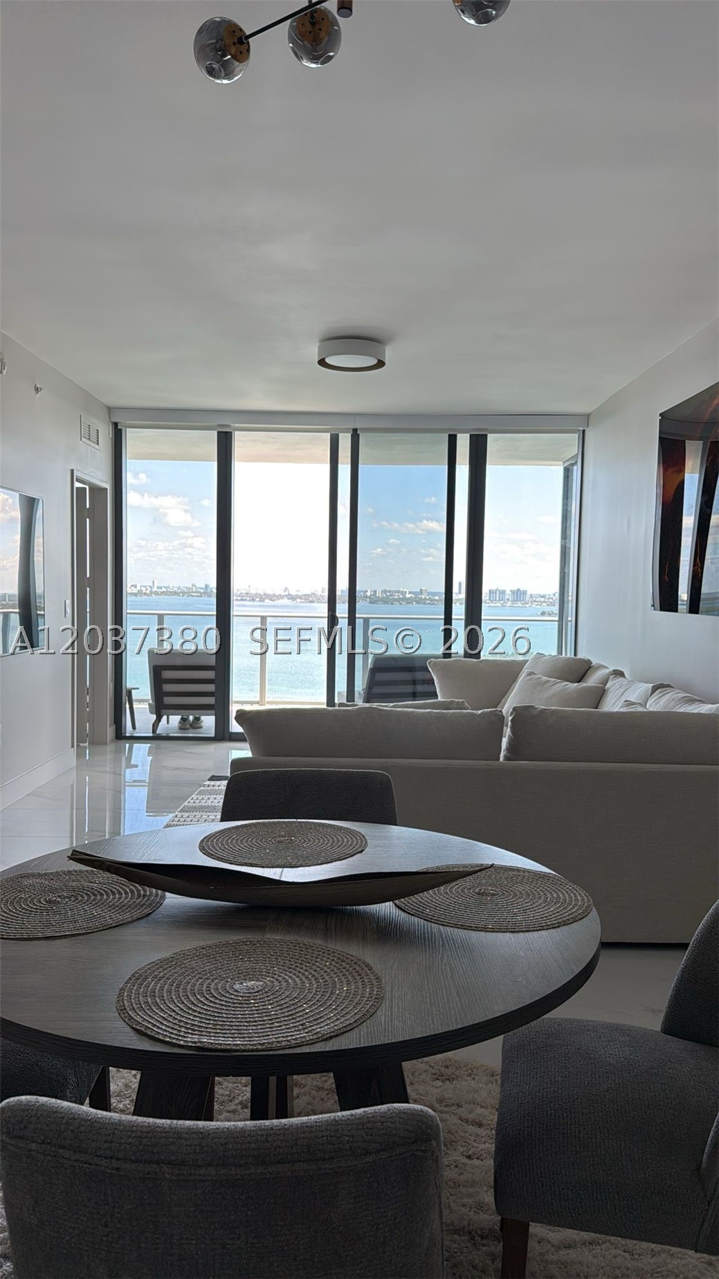 711 NE 23rd #2206 Miami, FL 33137