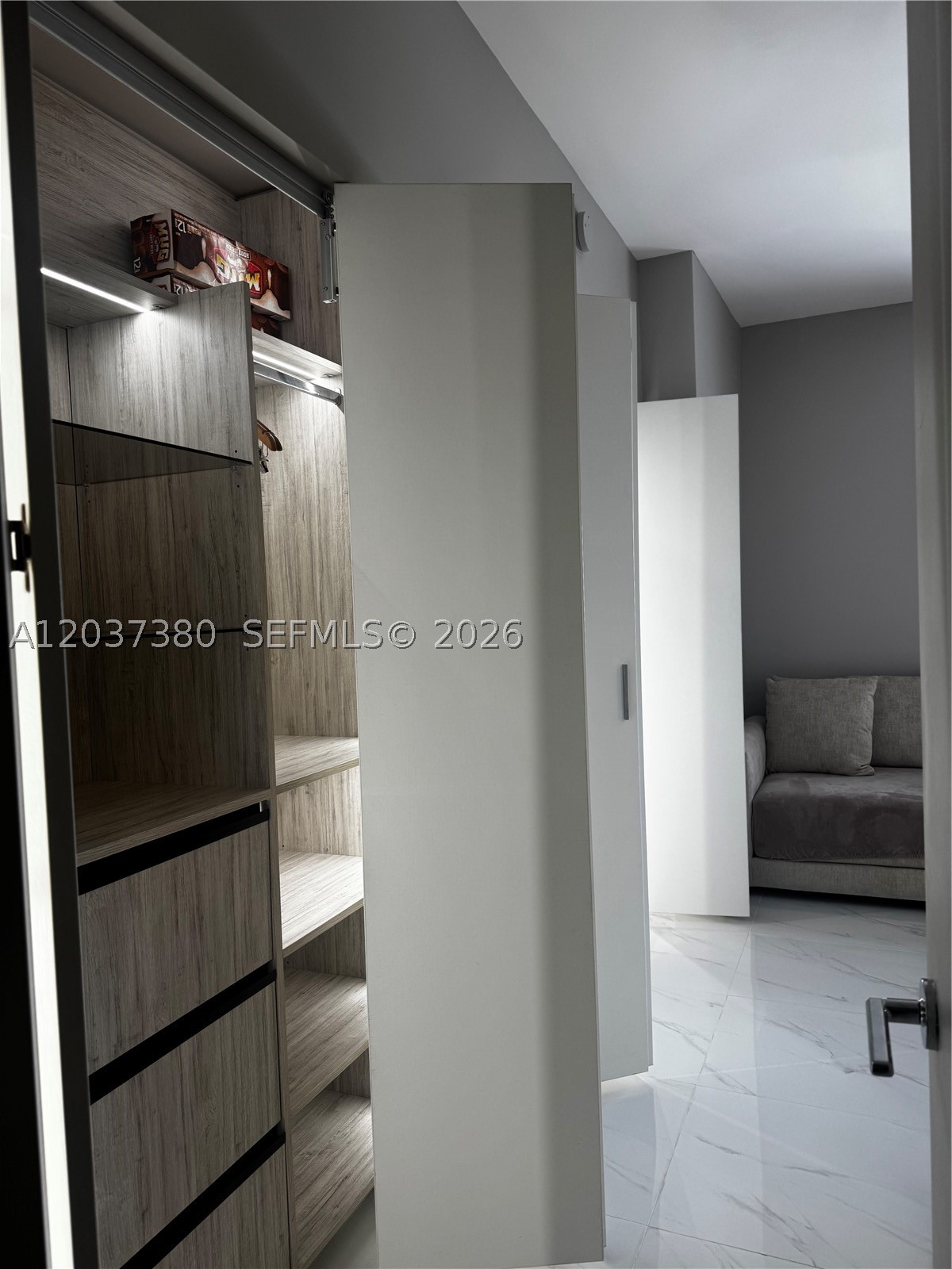711 NE 23rd #2206 Miami, FL 33137