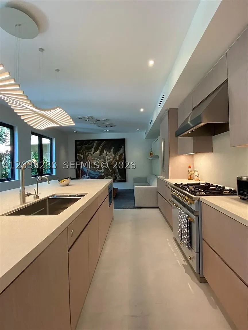 455 Amalfi Ave Coral Gables, FL 33146