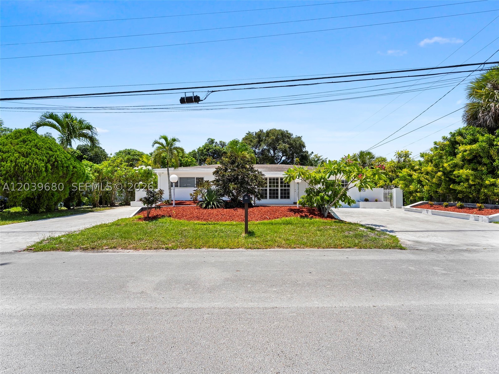 110 NE 152nd St Miami, FL 33162