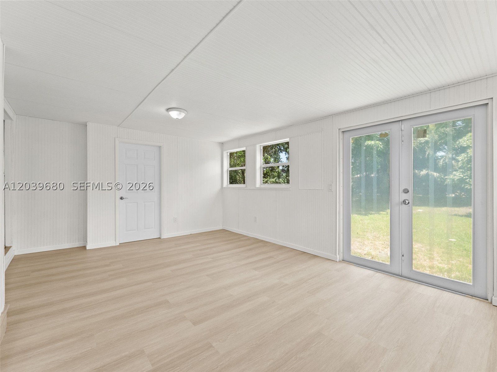 110 NE 152nd St Miami, FL 33162