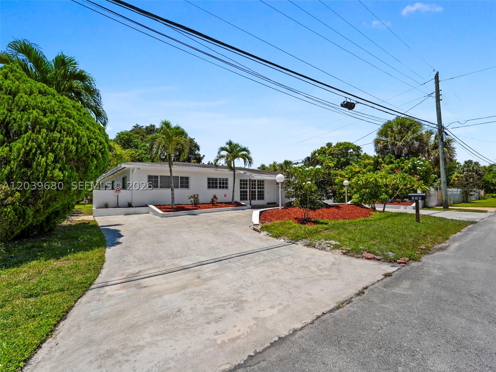 110 NE 152nd St Miami, FL 33162
