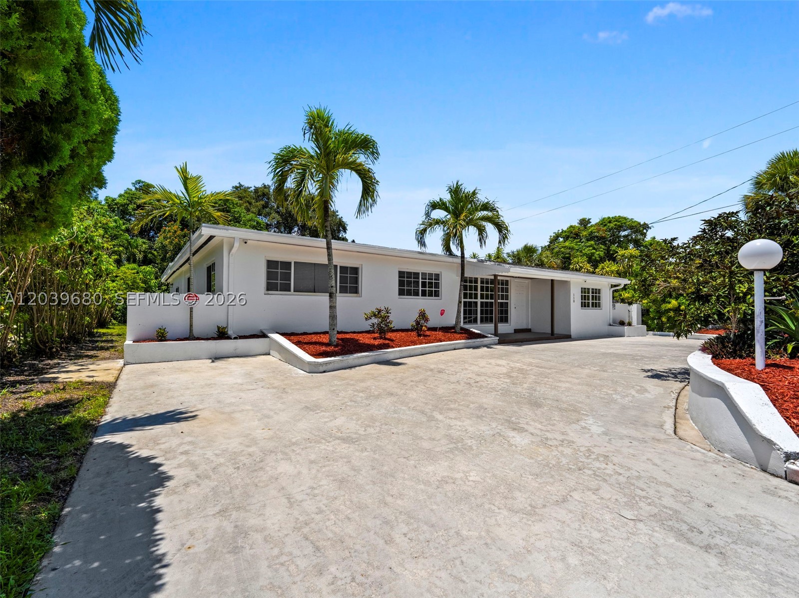 110 NE 152nd St Miami, FL 33162