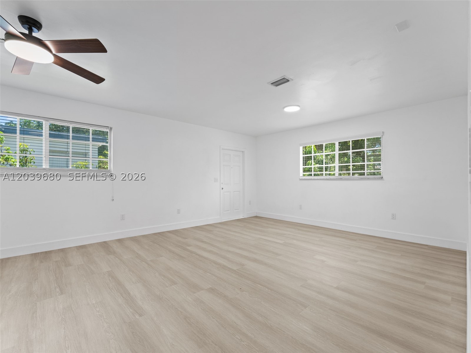 110 NE 152nd St Miami, FL 33162