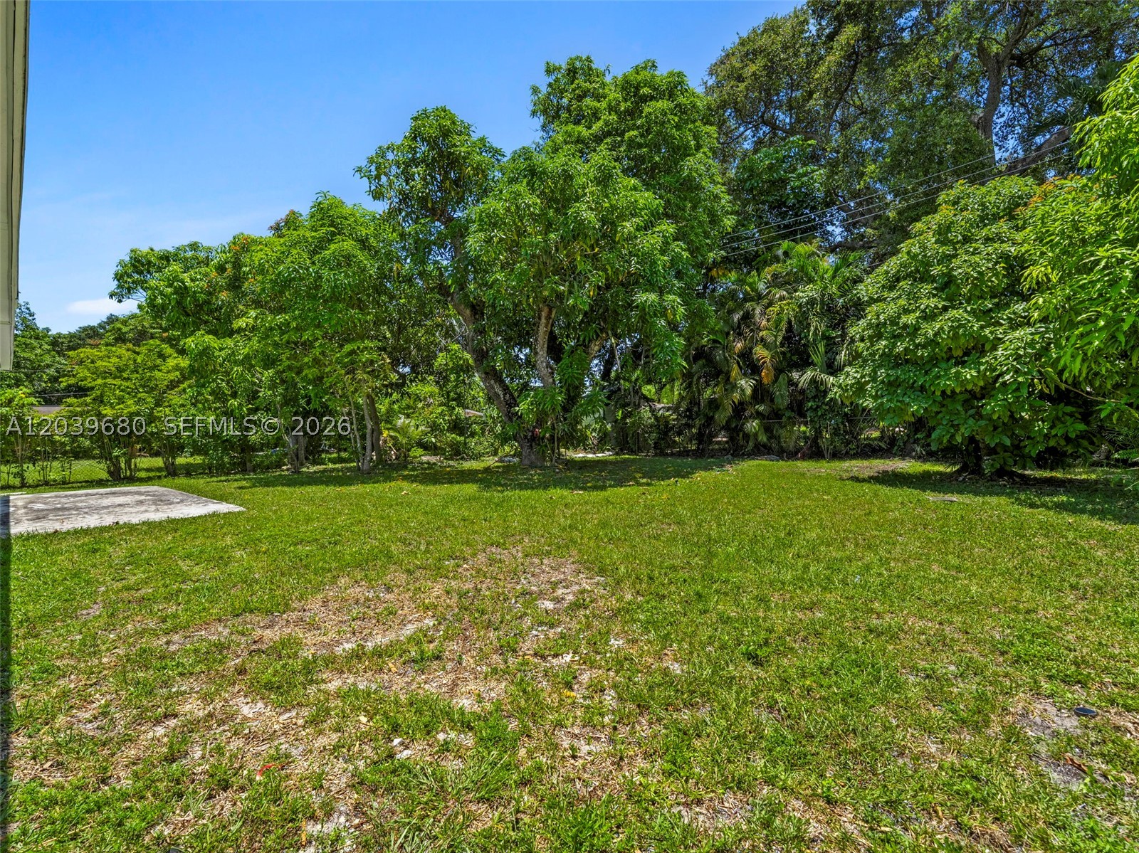 110 NE 152nd St Miami, FL 33162