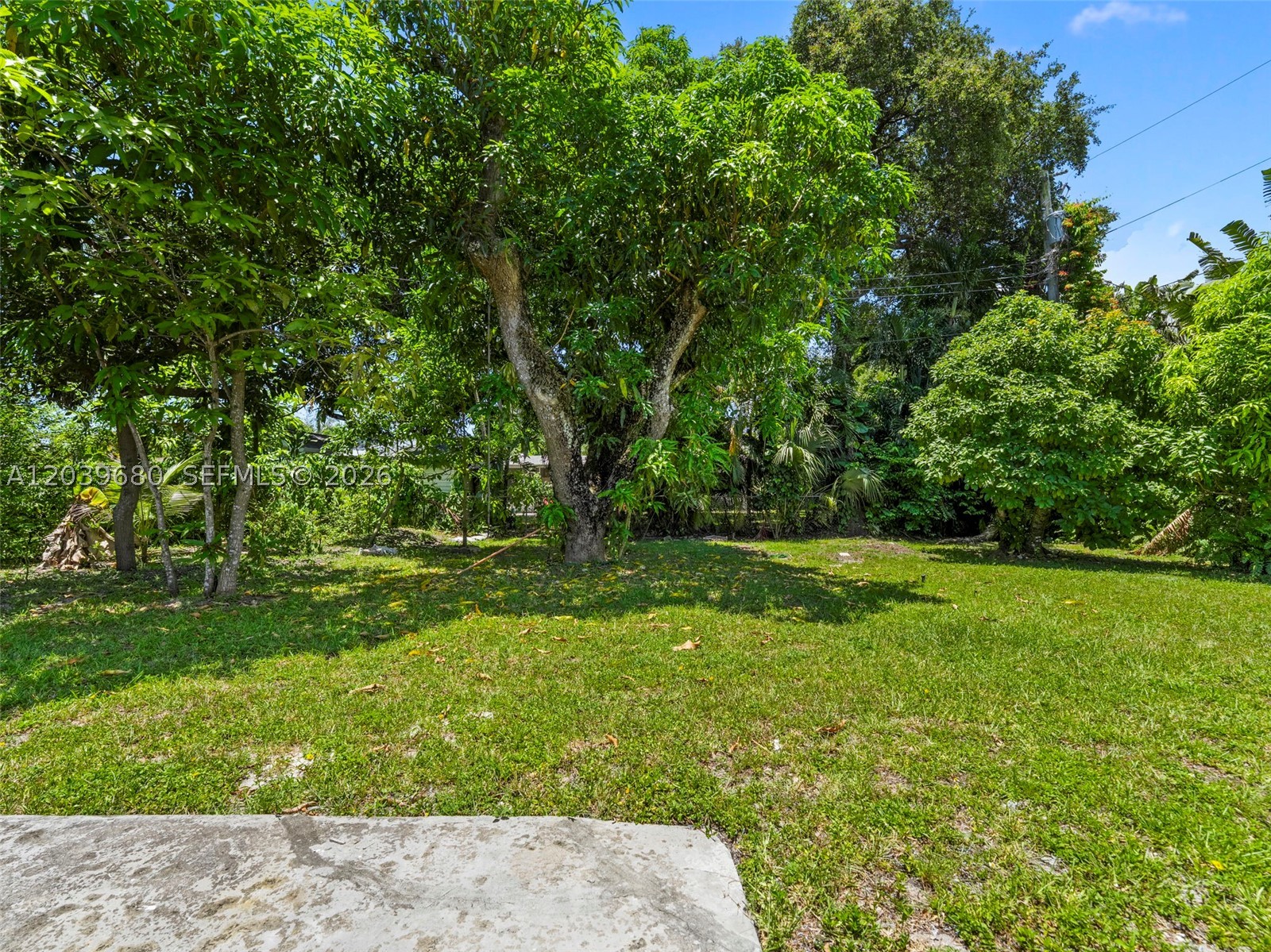110 NE 152nd St Miami, FL 33162