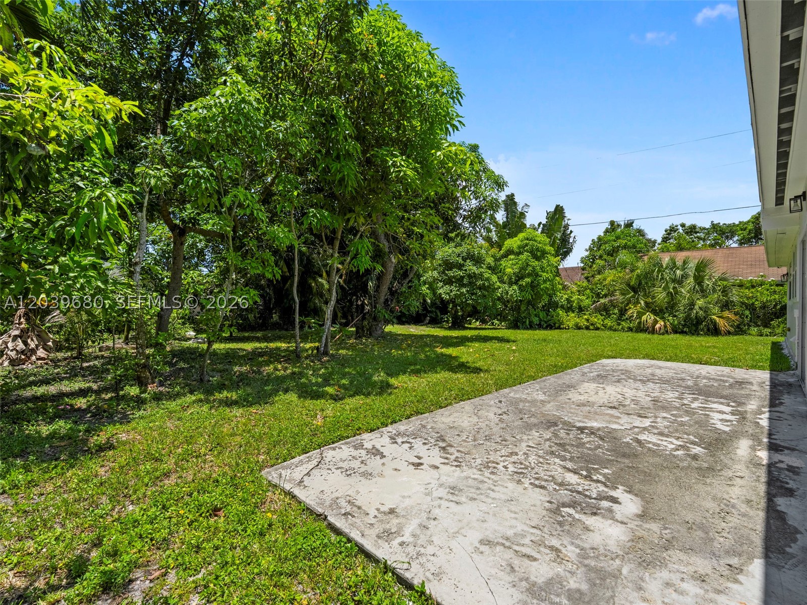 110 NE 152nd St Miami, FL 33162