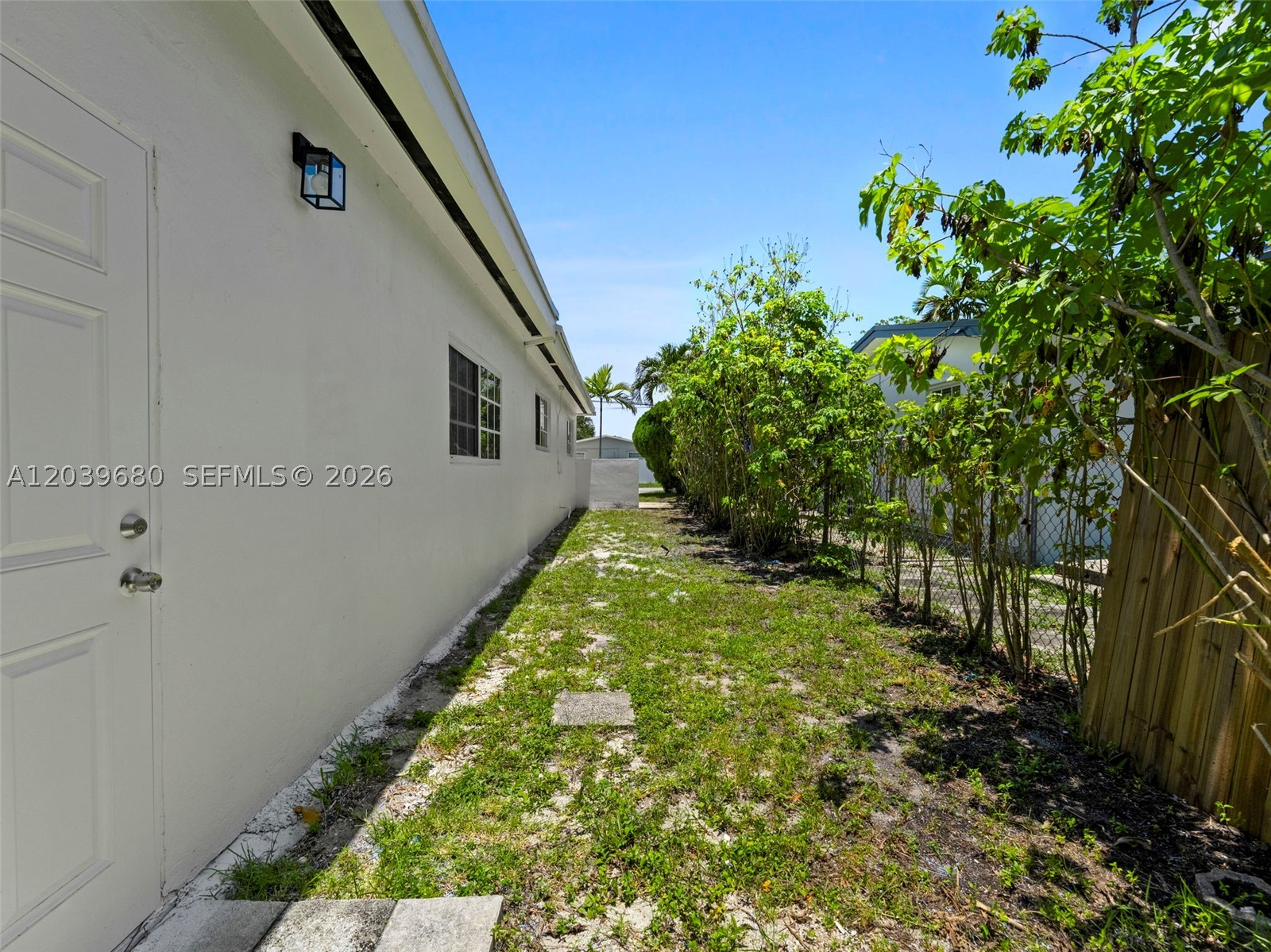110 NE 152nd St Miami, FL 33162
