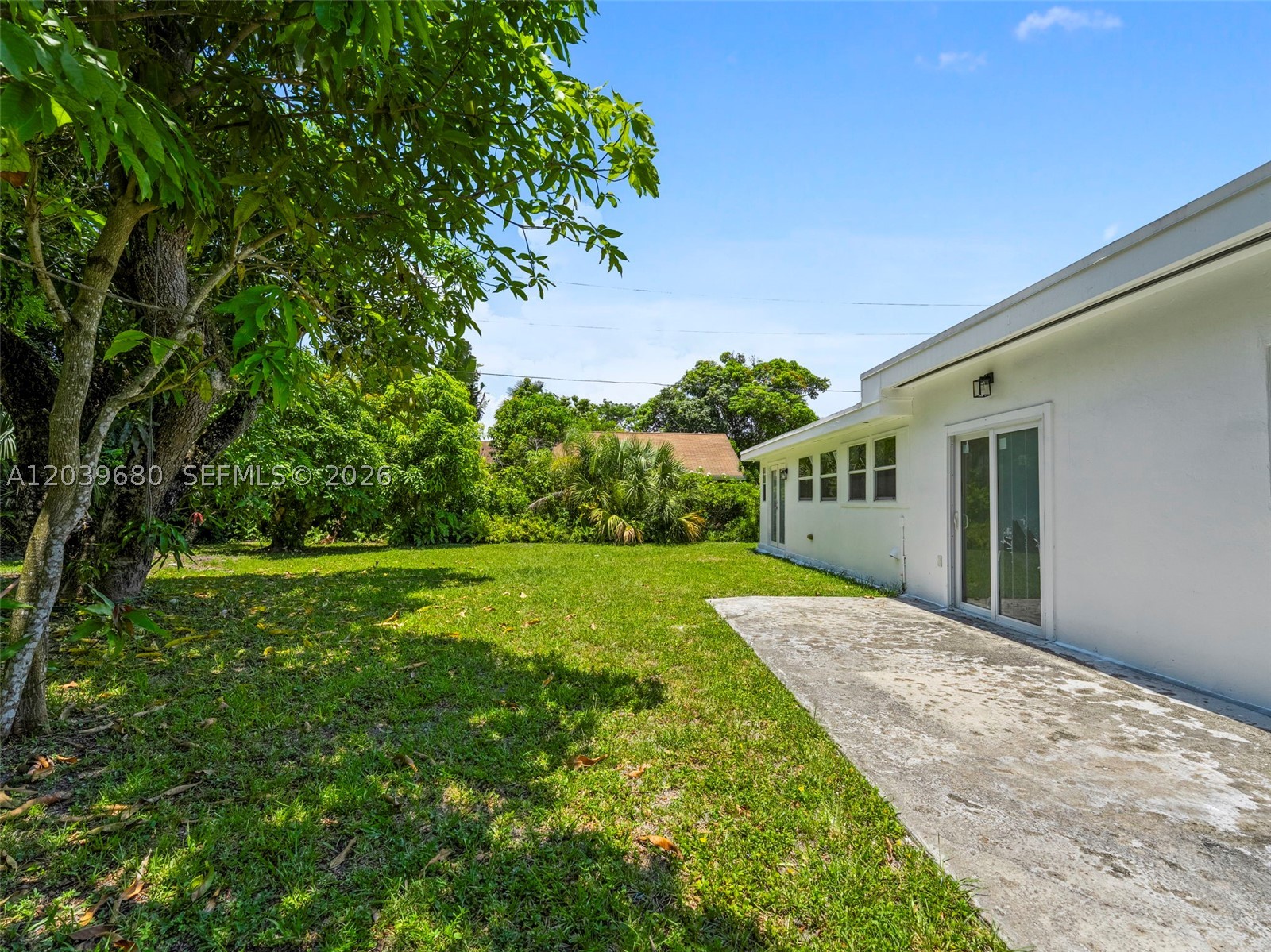 110 NE 152nd St Miami, FL 33162