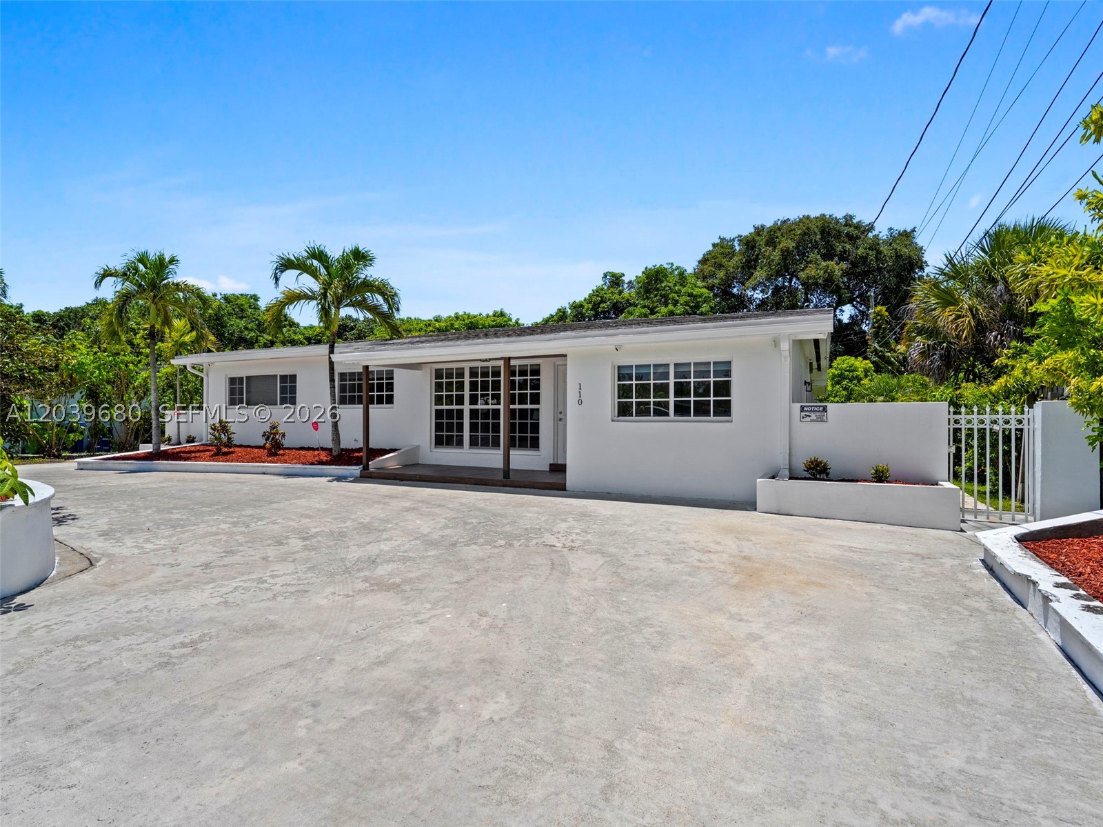 110 NE 152nd St Miami, FL 33162