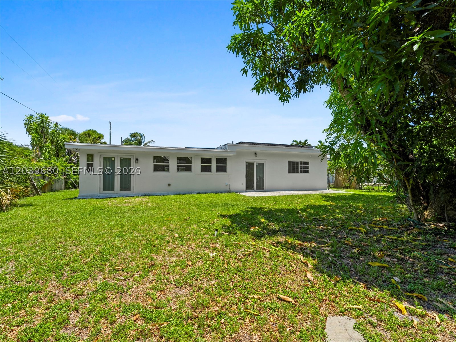 110 NE 152nd St Miami, FL 33162