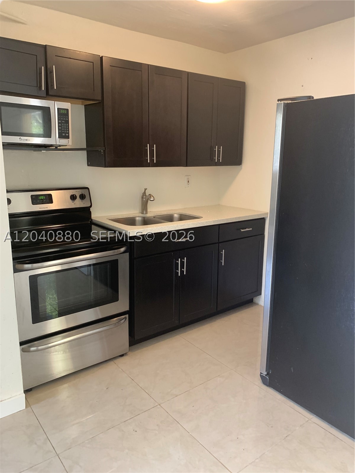 2715 Tigertail Ave #109
