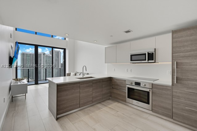 121 NE 34th St #PH3206 Miami, FL 33137