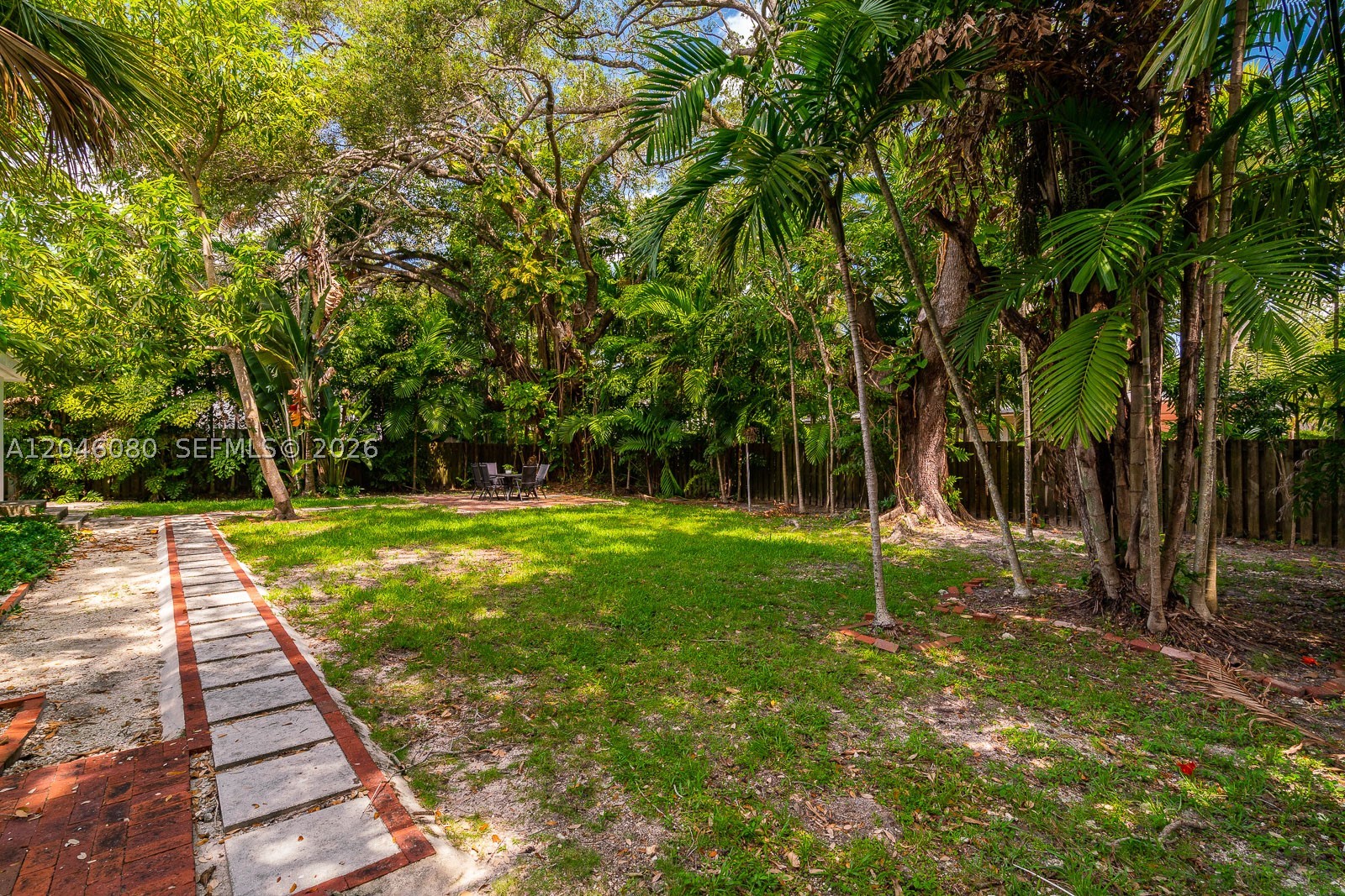 2215 Tequesta Ln Miami, FL 33133