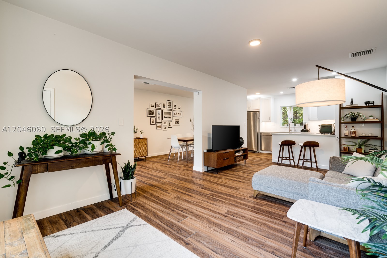 2215 Tequesta Ln Miami, FL 33133