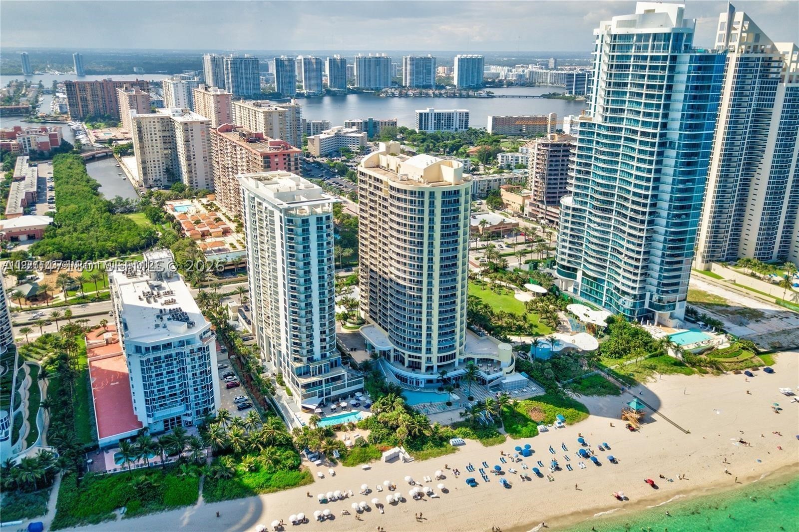 17375 Collins Ave #1206