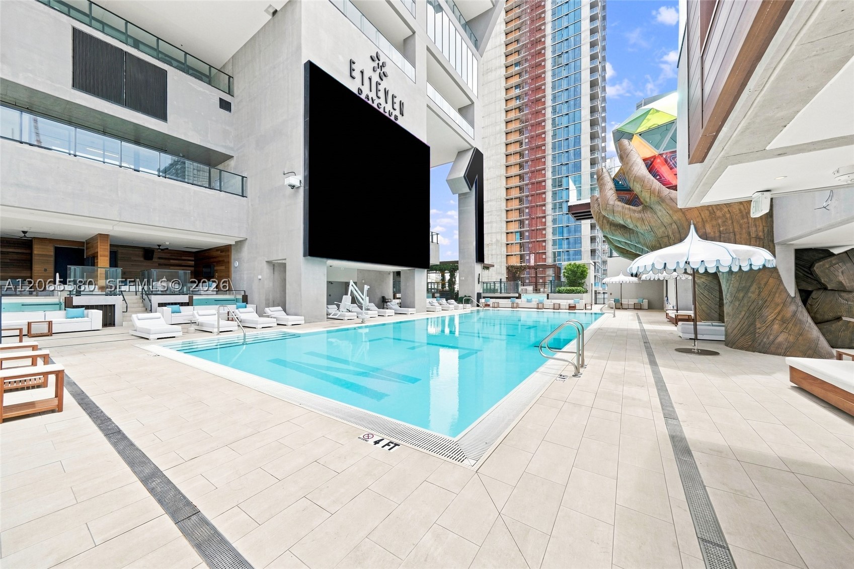 image E11EVEN Hotel & Residences16