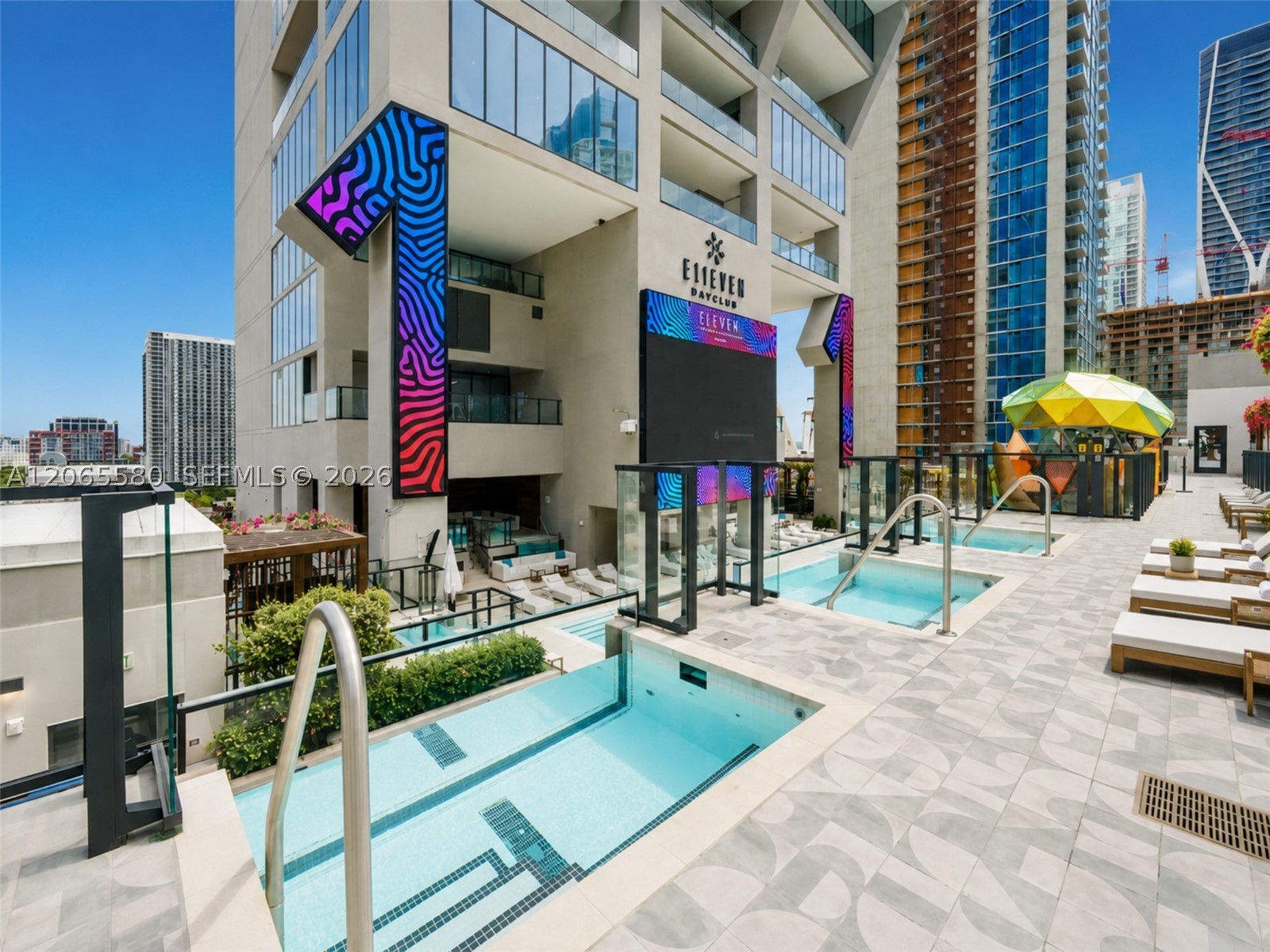 image E11EVEN Hotel & Residences17