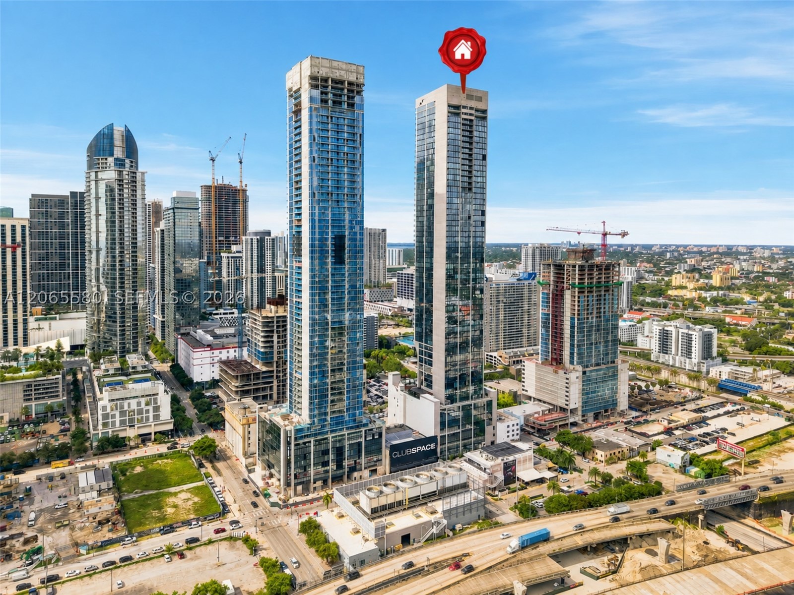 image E11EVEN Hotel & Residences23