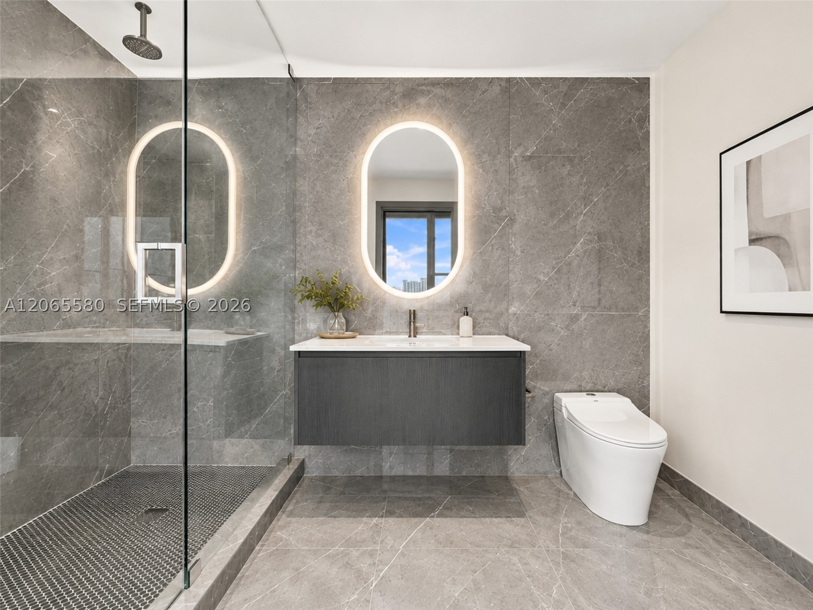 image E11EVEN Hotel & Residences6
