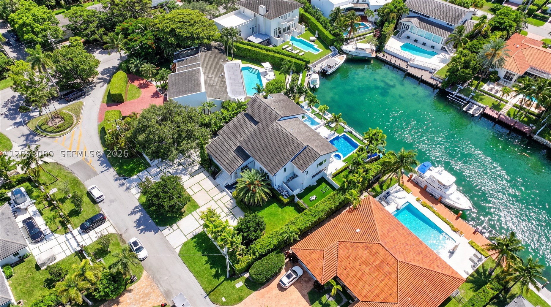 6819 Sunrise Pl Coral Gables, FL 33133