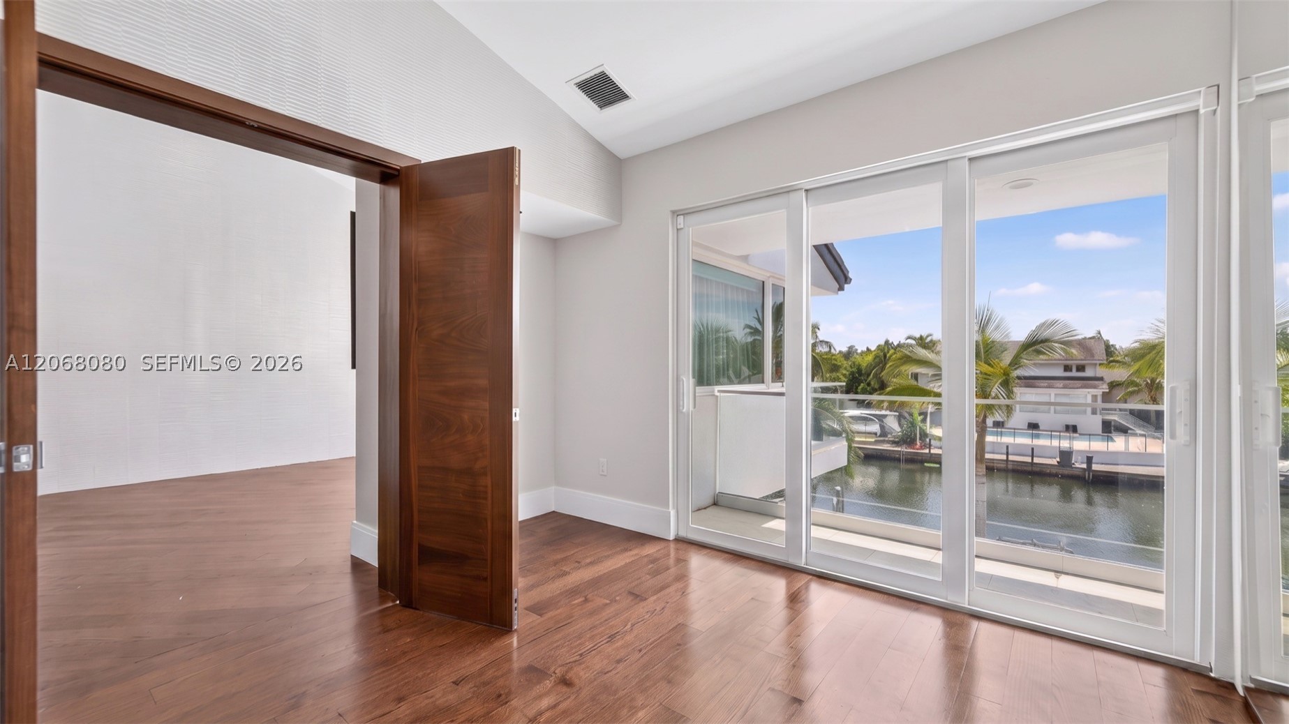 6819 Sunrise Pl Coral Gables, FL 33133