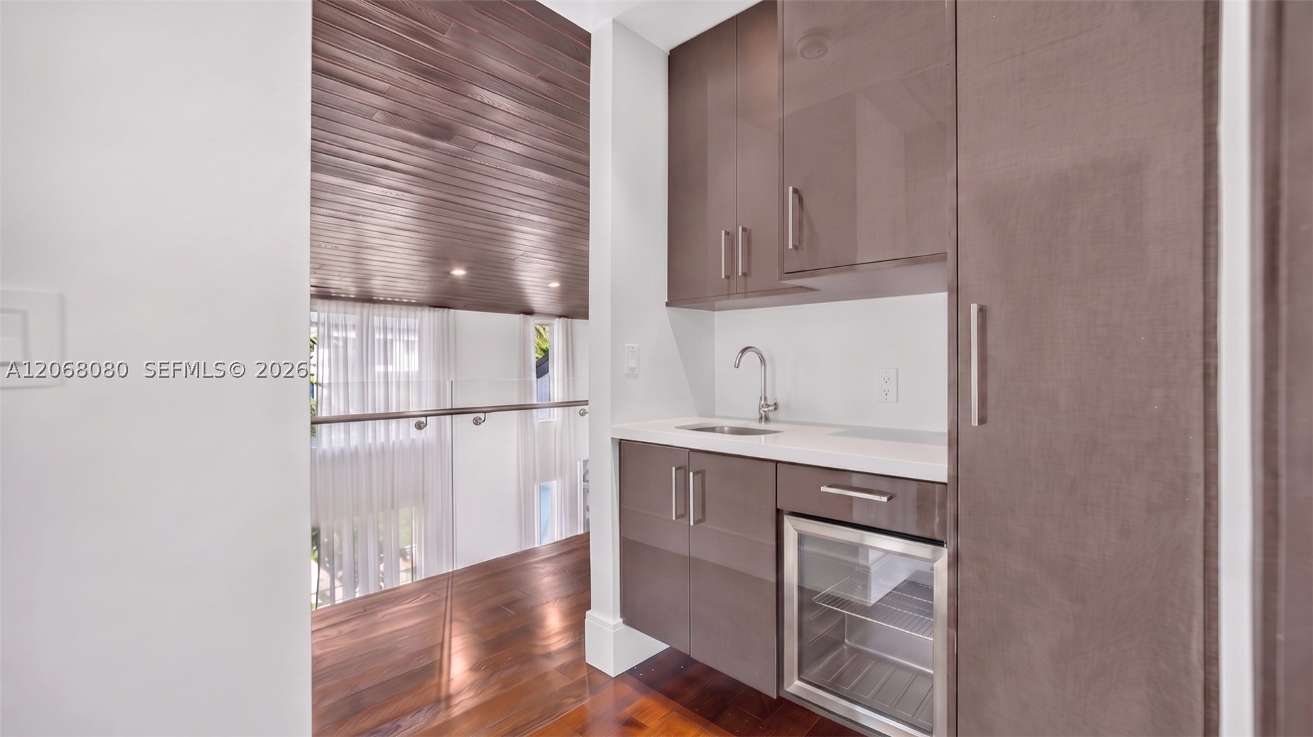 6819 Sunrise Pl Coral Gables, FL 33133