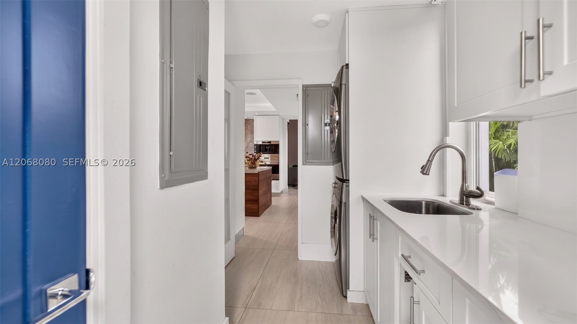6819 Sunrise Pl Coral Gables, FL 33133