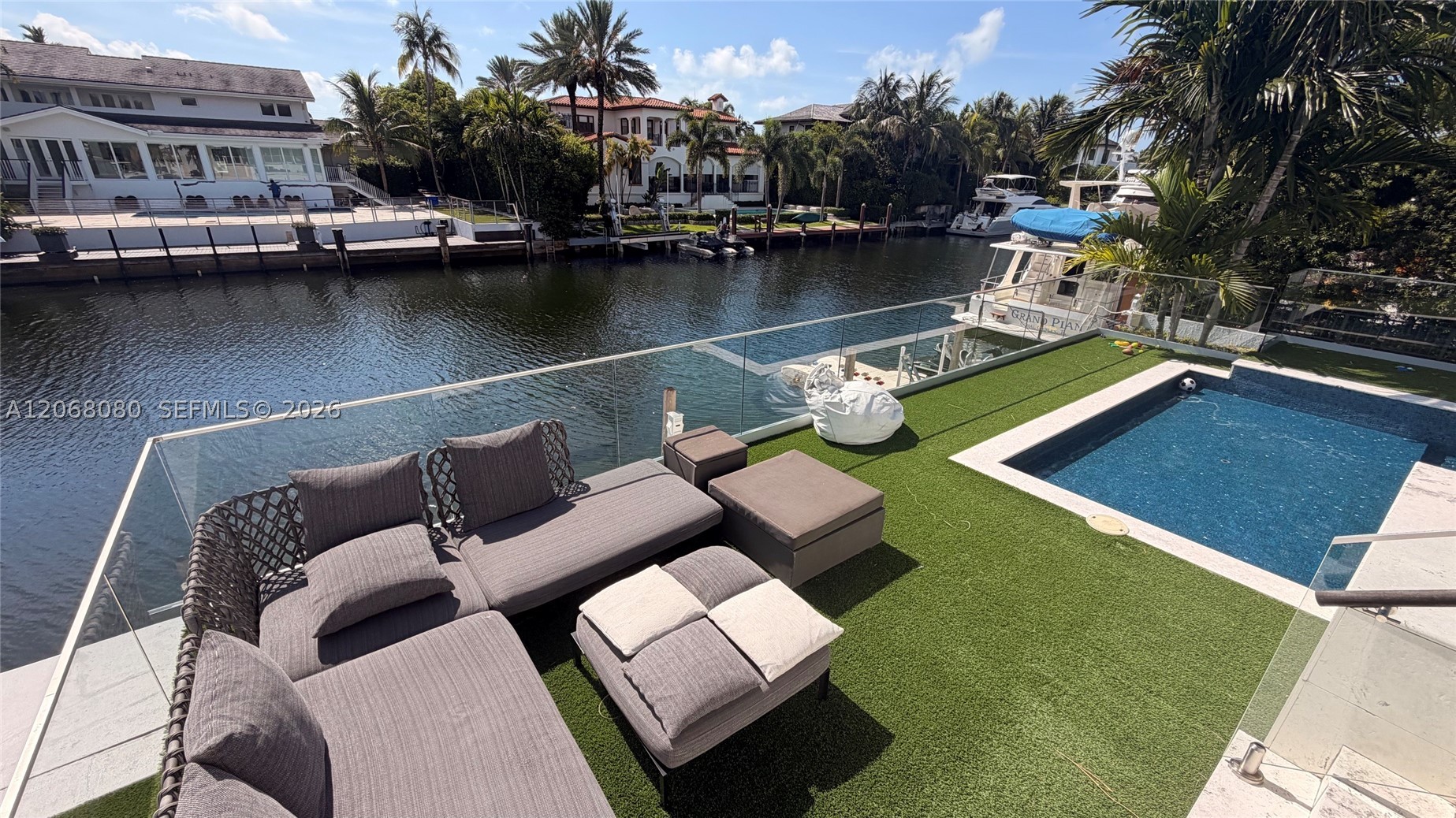 6819 Sunrise Pl Coral Gables, FL 33133
